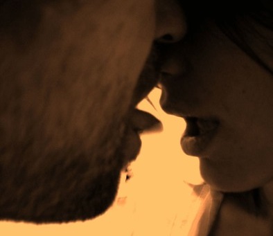 passionate_kiss_closeup1