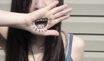 hand_mouth